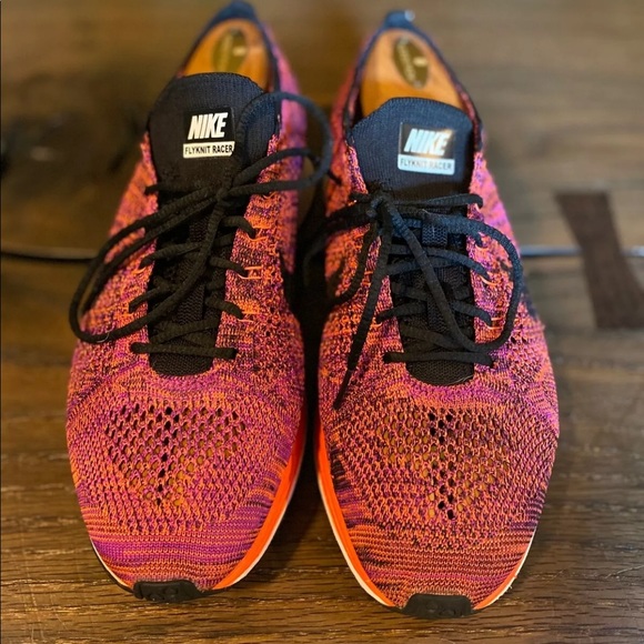 Nike Flyknit RacerHyperOrange/VividPurpleAcaiBerry - Picture 5 of 10